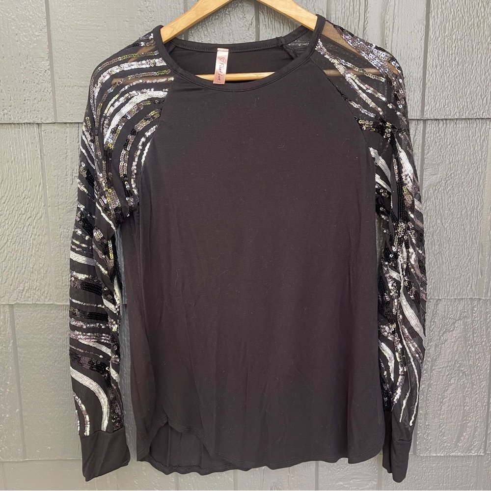First Looks Black Long Sleeve Sequins Top